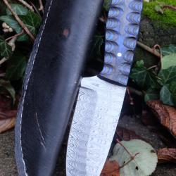 Skinner Couteau de Chasse Damas Lame 256 Couches Manche Bois Blue/Black 3D Fabr Artisanat Etui Cuir