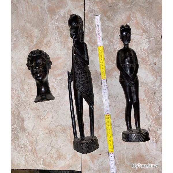 Lot de statuettes en bne