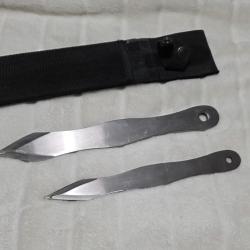 Double Couteau de lancé avec étui en cordura noir