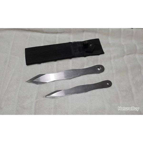 Double Couteau de lanc avec tui en cordura noir