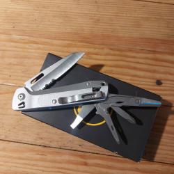 Leatherman Free K4X / Lame Crant&eacute;e / 8 Outils