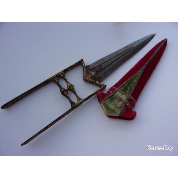 BEAU KATAR INDIEN XVIII�me avec son fourreau