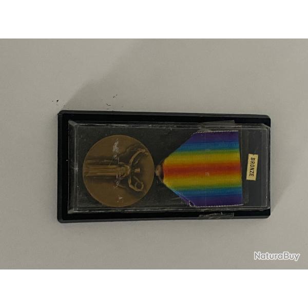 M�daille en bronze ��La Grande Guerre pour la civilisation 14/18��