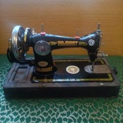 Ancienne machine à coudre