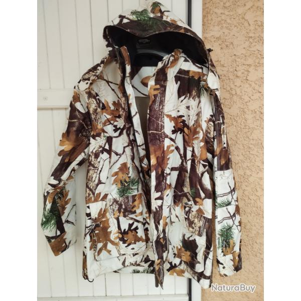 Tenue de chasse hiver blanche et feuillage