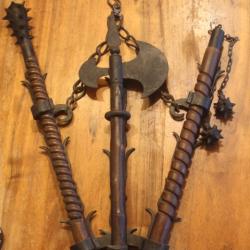 D&eacute;coration grand r&acirc;telier avec armes m&eacute;di&eacute;vales