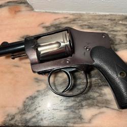 Très beau revolver 8.92