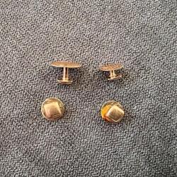 Boutons en or (3 petits et un grand) - or massif 18 carats