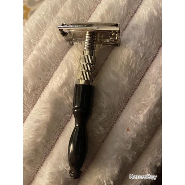 Rasoir 19 R Corne Modele papillons vendu sans  lame