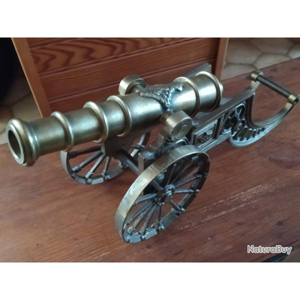 Gros canon poudre noire