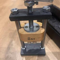 Presse Spécifique pour chargement des revolver Remington et Colt calibre 44