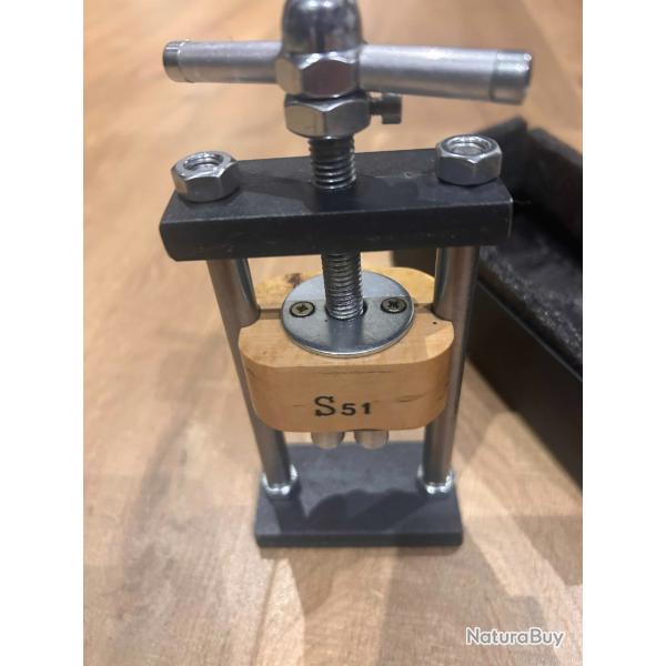 Presse Spcifique pour chargement des revolver Remington et Colt calibre 44