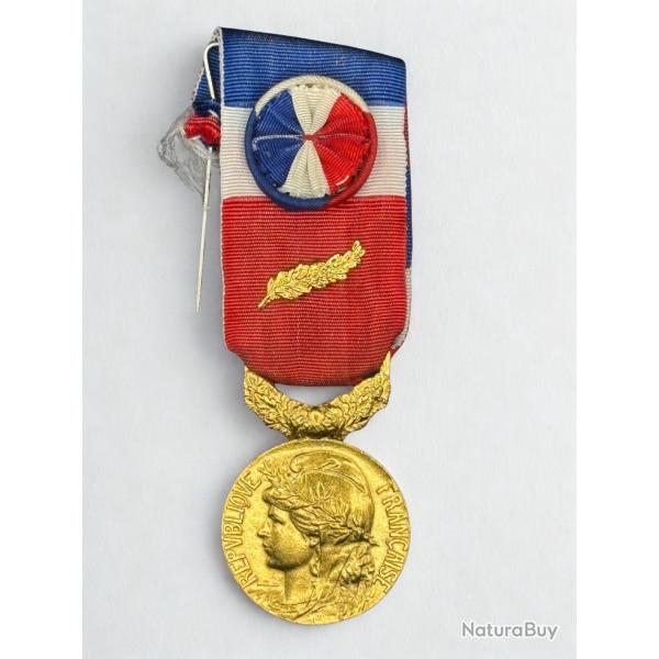 (45.004) M�daille d'honneur du travail