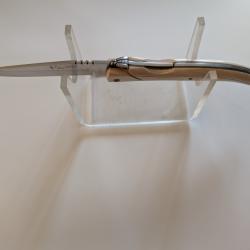 Joli couteau Laguiole.