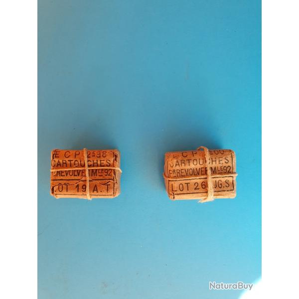 Rare et bel ensemble de 2 paquets de 6 cartouches pour revolver, modle 1892, calibre 8 mm