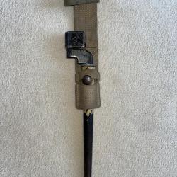 Ba&iuml;onnette Anglaise type 4 MK II " clou " et porte fourreau 1944.