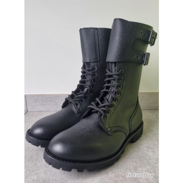 Rangers Cuir Souple T44 Neuves