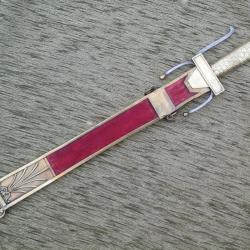 Glaive de l'école de mars.