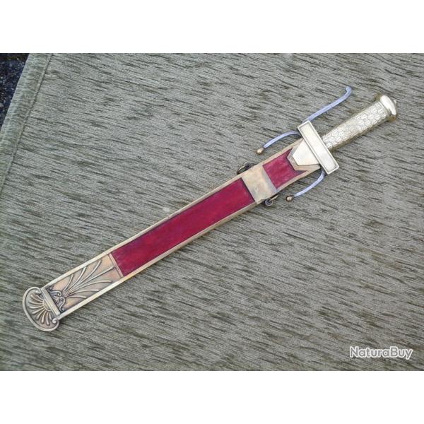 Glaive de l'cole de mars.