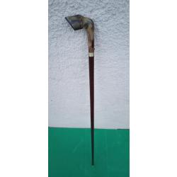 ANCIENNE  CANNE EPEE  DE  QUALITE  . POIGNEE ENTIEREMENT CORNE  .  LAME  ACIER  GUILLOCHEE   .