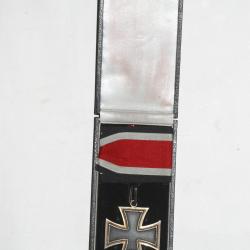 WW2 Allemagne, Croix de chevalier de la croix de fer avec son écrin et son ruban