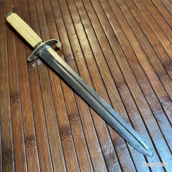 DAGUE POIGNARD FRANCE XlX �ME MANCHE EN IVOIRE POIN�ONN� F.T