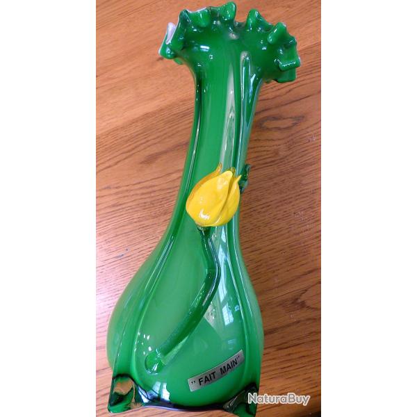 VASE EN VERRE SOUFFLE A LA BOUCHE - OPALINE VERTE, FORME FLORALE STYLE MURANO,1940/60 vintage