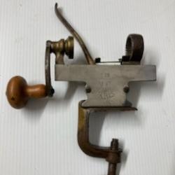 SERTISSEUR CAL 16 MARQUE M C PARIS GRAVE EN CAL 12  LISSOIR CAL 16   N&deg;170