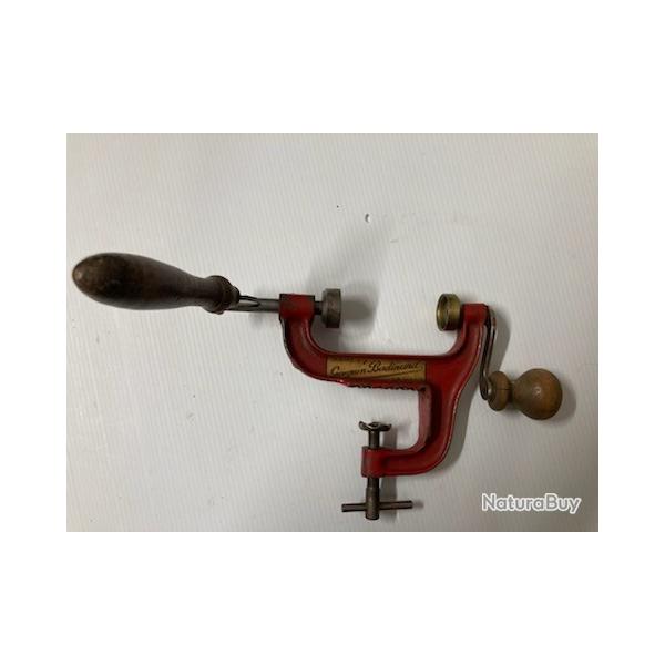 SERTISSEUR CAL12  MARQUE GUEGENE BADINAND LE MANS  N172