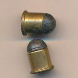 (10444) DEUX cartouches 9mm FLOBERT une GEVELOT et une NCS