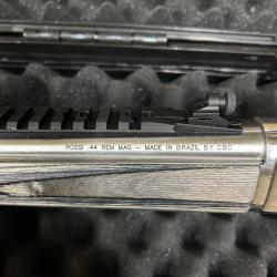 Carabine a levier Rossi 92 cal 44 mag lamellée grise