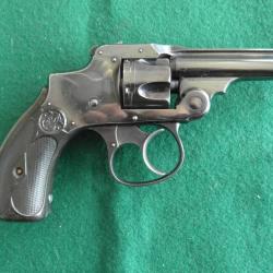 Superbe révolver Smith et Wesson Safety hammerless Cal. 32 1er modèle
