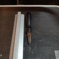 Ancien petit tournevis armurier  de coffret pistolet   revolver ancien ou collection 1