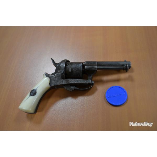 Revolver de femme  broche calibre 5 mm - Belles ciselures