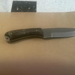 Robuste petit poignard