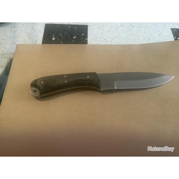 Robuste petit poignard