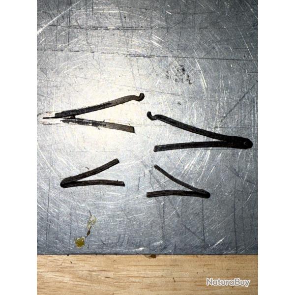 LOT DE RESSORTS DIFFERENTS A VOIR ET A IDENTIFIER