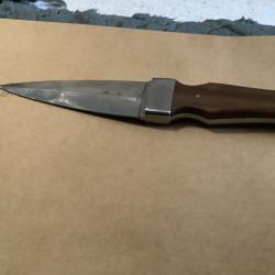 Couteau double tranchant