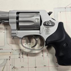 revolver smith & wesson modele 317 airlite 22LR 8 coups