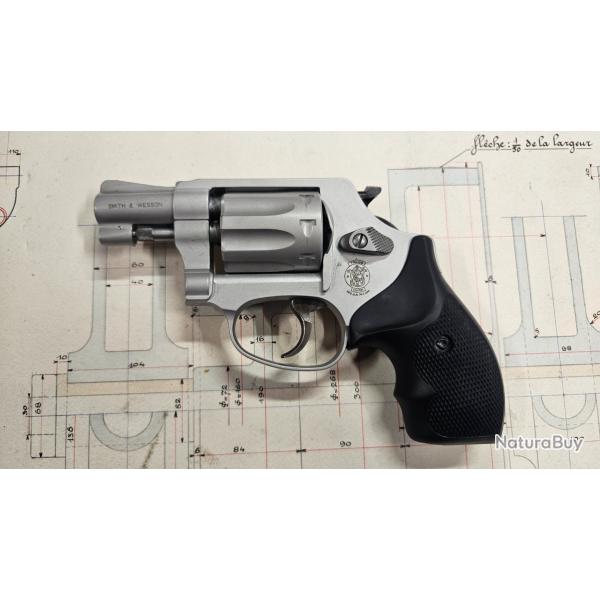 revolver smith & wesson modele 317 airlite 22LR 8 coups