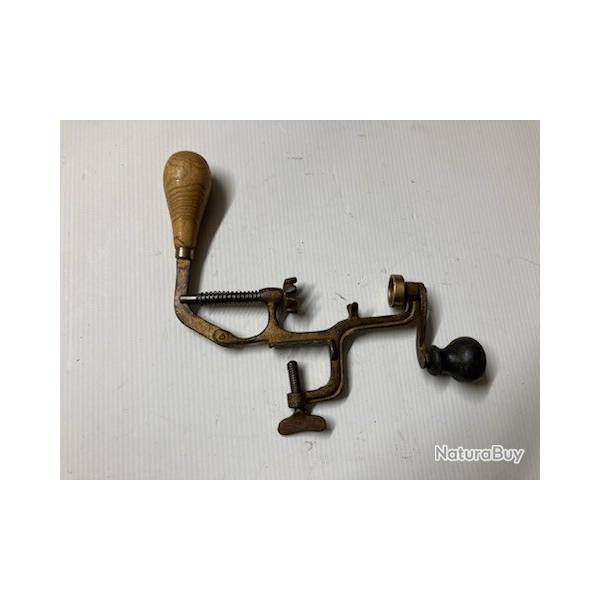 SERTISSEUR CAL16  N�200