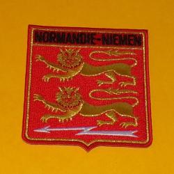 TISSU PATCH :&nbsp; NORMANDIE - NIEMEN&nbsp;&nbsp; , DIAMETRE 9 CM , BON ETAT VOIR PHOTO . POUR TOUT RENSEIGNEMENT