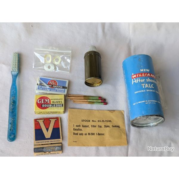 WW2 US LOT PETIT MAT�RIEL BROSSE A DENT ALLUMETTES LAMES DE RASOIR JOINT R�CHAUD (39-45)