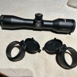 VECTOR OPTICS TSYKLON 4x32 TAC. COMPACT LUNETTE. ETAT BIEN.