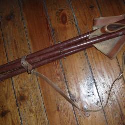 ANCIEN TABOURET DE CHASSE BATTUE .