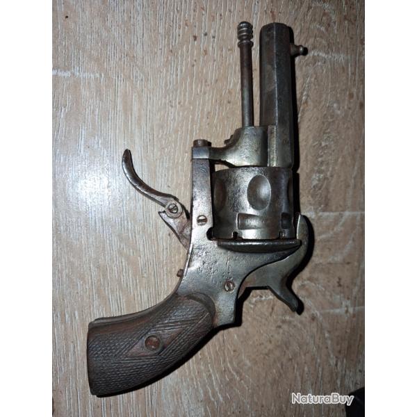 Lot de deux revolver 7mm a broche