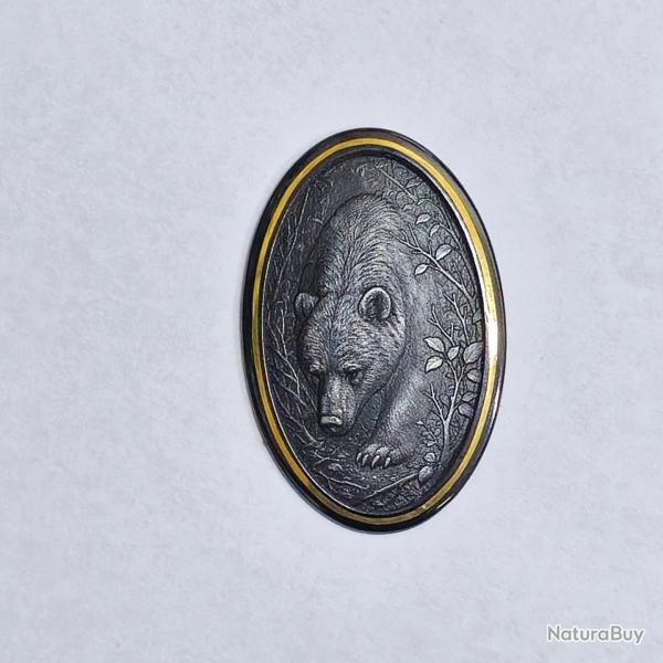 Calotte avec un ours.