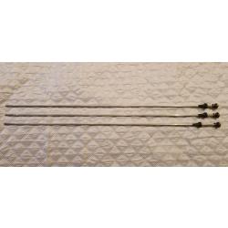 3 anciennes baguettes alu de chargement et nettoyage, diam&egrave;tre 0,9cm x longueur totale 110cm