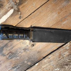 Couteau de combat US Camillus avec &eacute;tuir cuir