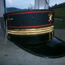 K&eacute;pi de capitaine des pompiers ordonnance suisse, 1949, excellent &eacute;tat